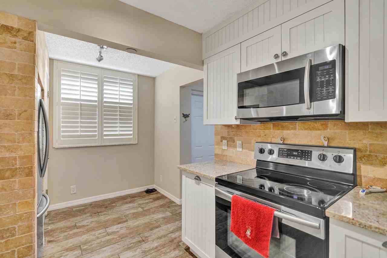 2070 Homewood Blvd #2070-214 - Photo 7 of 30