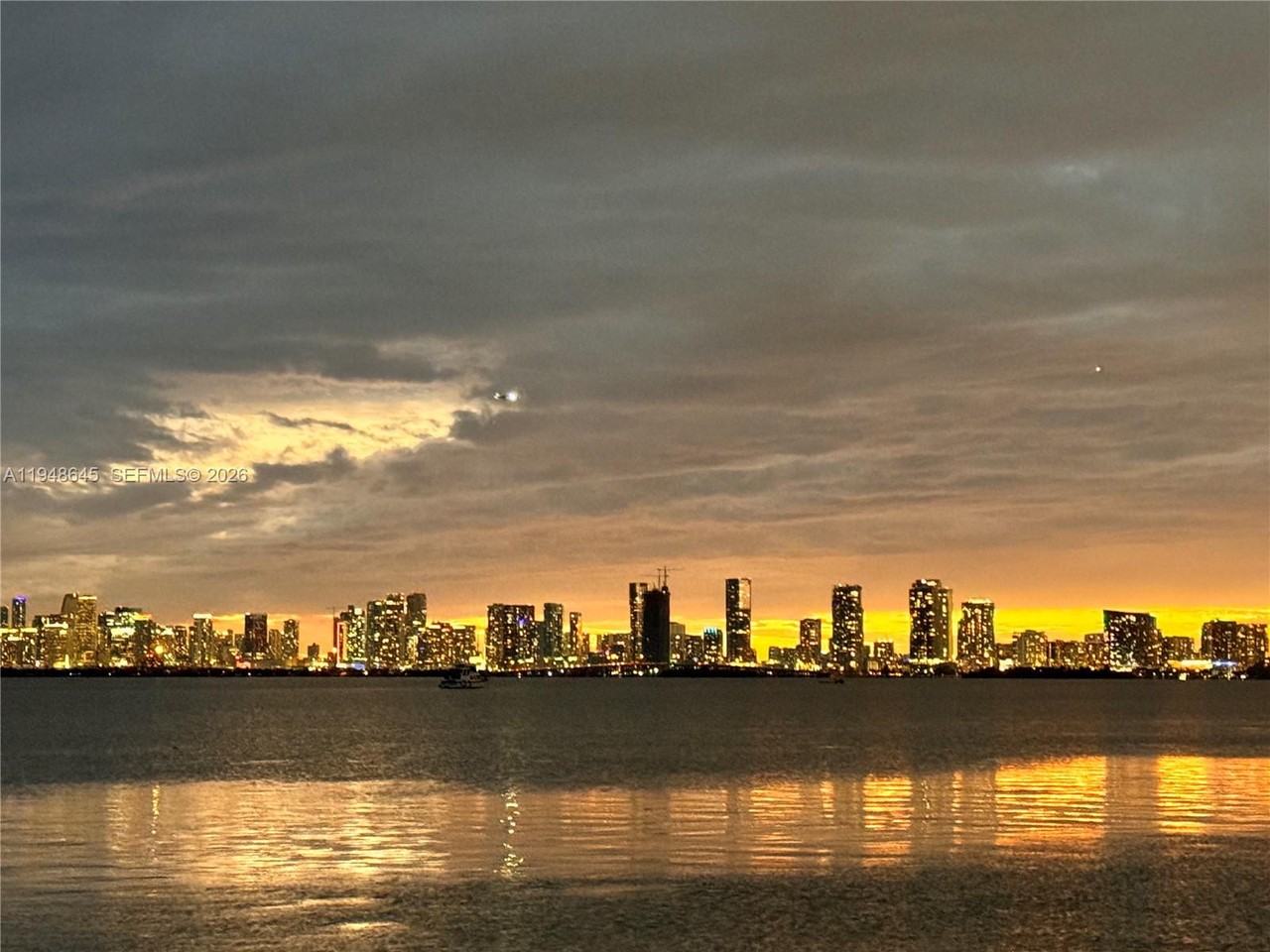 1840 S Treasure Dr #1840-15 - Photo 3 of 17