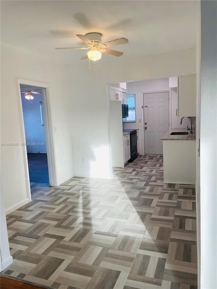 1840 S Treasure Dr #1840-15 - Photo 5 of 17