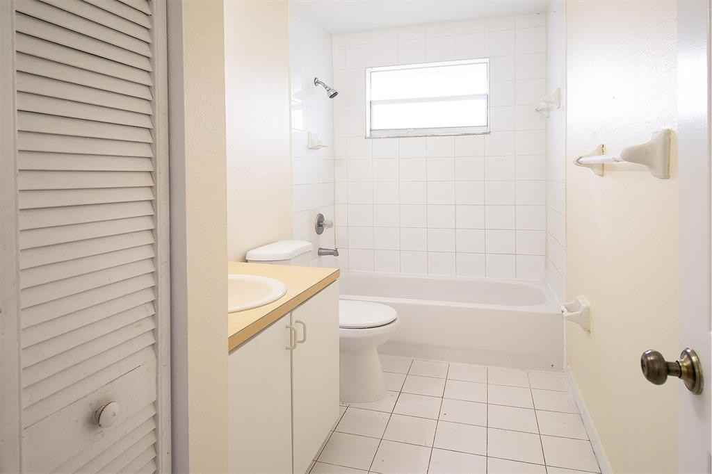 455 Nw 14th St #455 - Photo 6 of 20