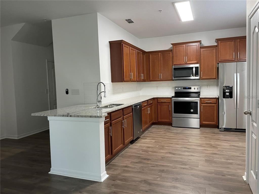 3731 Seneca Club Loop #3731B - Photo 4 of 32