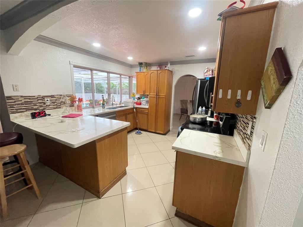 8203 Nw 74th Ter #8203 - Photo 4 of 9