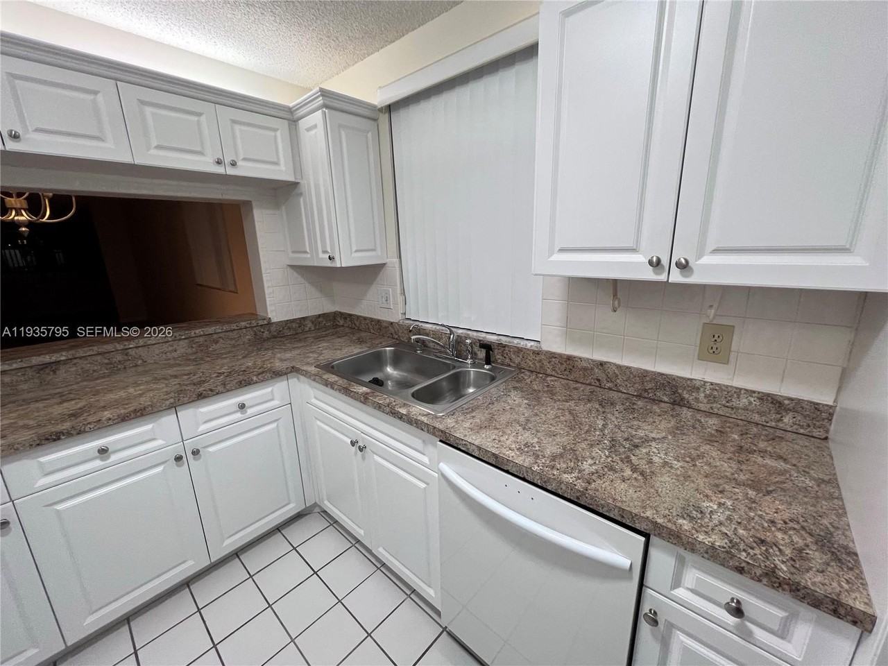 10426 E Clairmont Cir #10426-212 - Photo 7 of 35