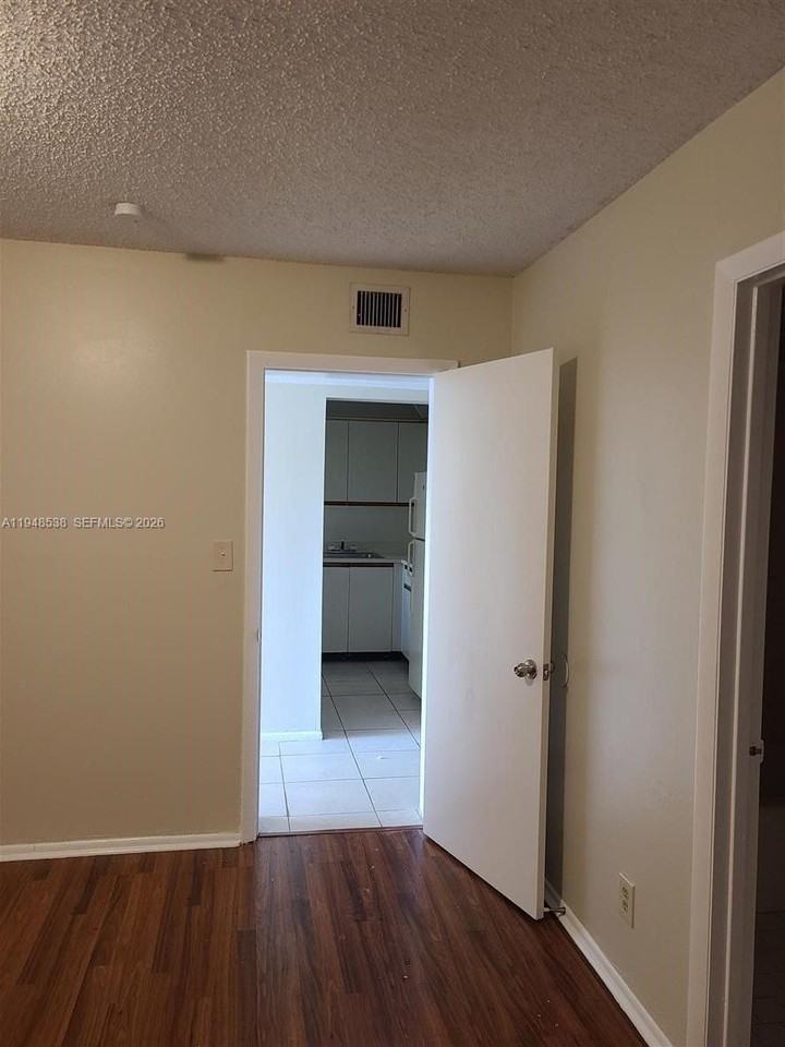 7925 Colony Cir S #7925-207 - Photo 3 of 10