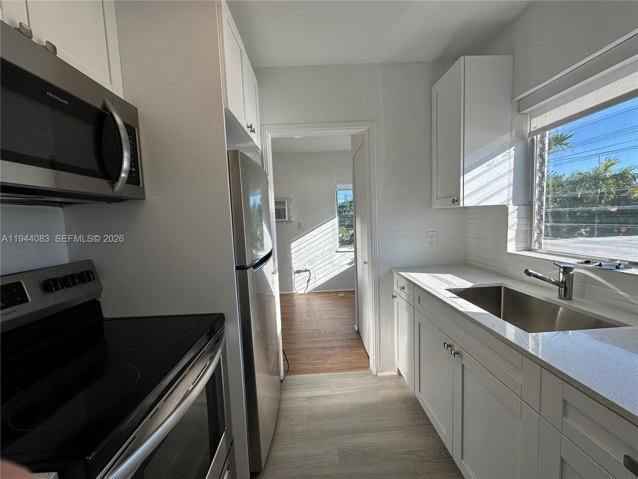 1910 Biarritz Dr #1910-3 - Photo 3 of 23