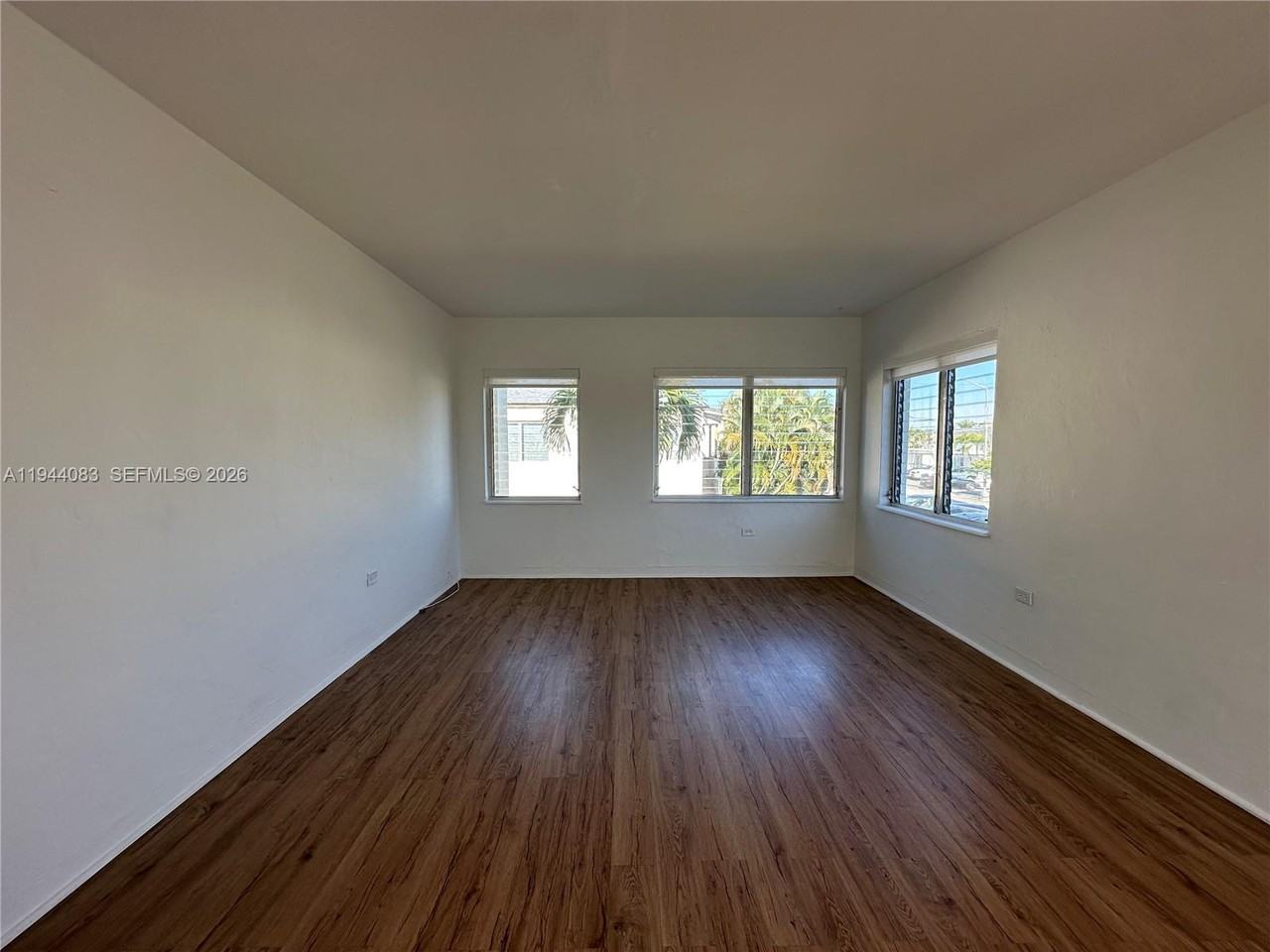 1910 Biarritz Dr #1910-3 - Photo 5 of 23