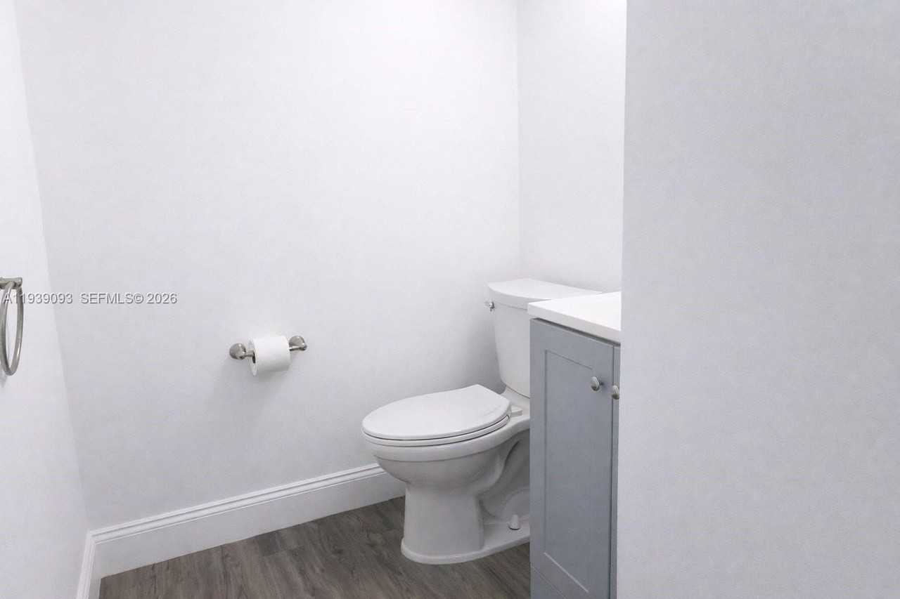 1990 Marseille Dr #1990-405 - Photo 5 of 13