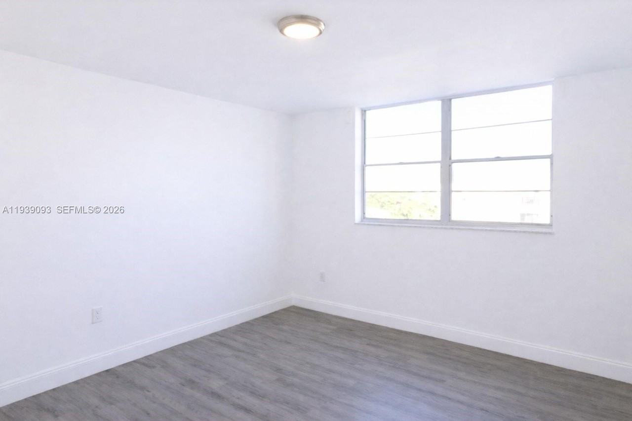 1990 Marseille Dr #1990-405 - Photo 6 of 13