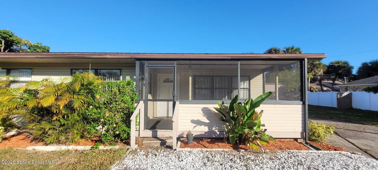 1048 Hazelwood Dr #1048 - Photo 2 of 24