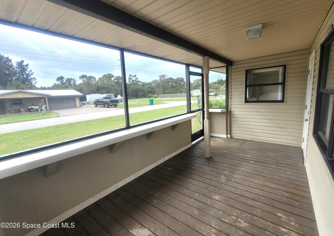 1048 Hazelwood Dr #1048 - Photo 5 of 24