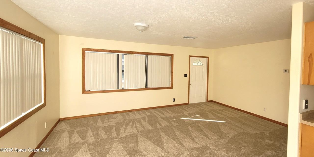 1048 Hazelwood Dr #1048 - Photo 6 of 24