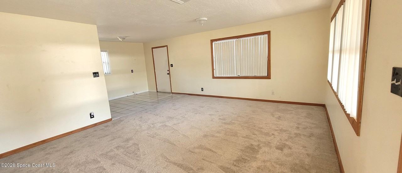 1048 Hazelwood Dr #1048 - Photo 7 of 24