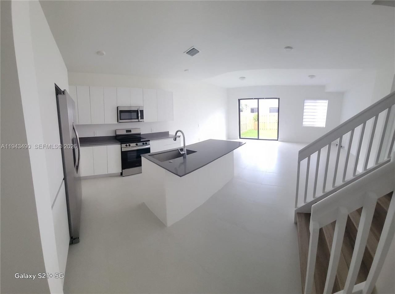 34493 Sw 191st Ct #34493 - Photo 7 of 12