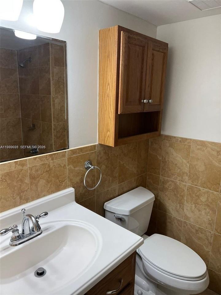 18210 Mediterranean Blvd #18210-620 - Photo 5 of 27