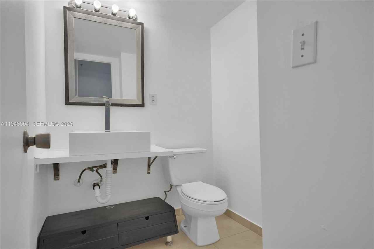 19380 Collins Ave #19380-405 - Photo 7 of 27