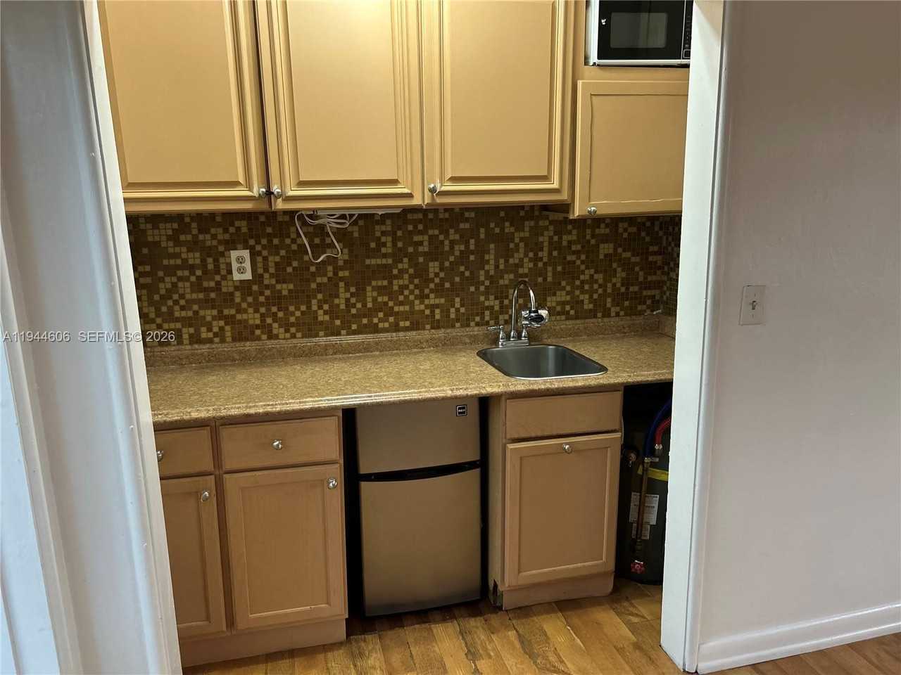 92 Hendricks Isle #92-5 - Photo 2 of 6