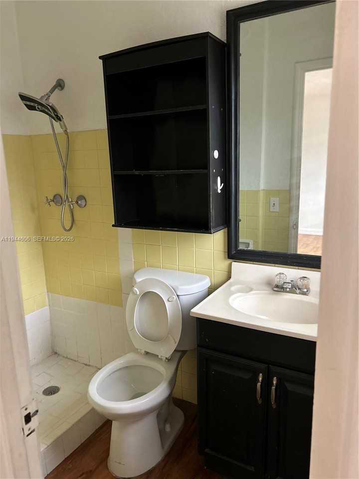 92 Hendricks Isle #92-5 - Photo 3 of 6