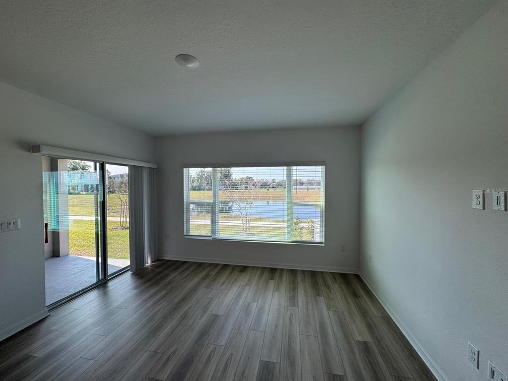 362 Thompson Village Ave #362 - Photo 6 of 24