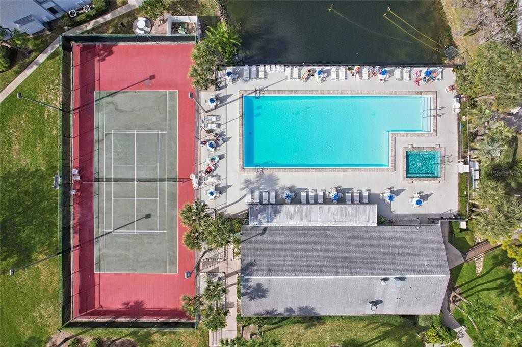 1258 Pine Ridge Cir W #1258E2 - Photo 7 of 28