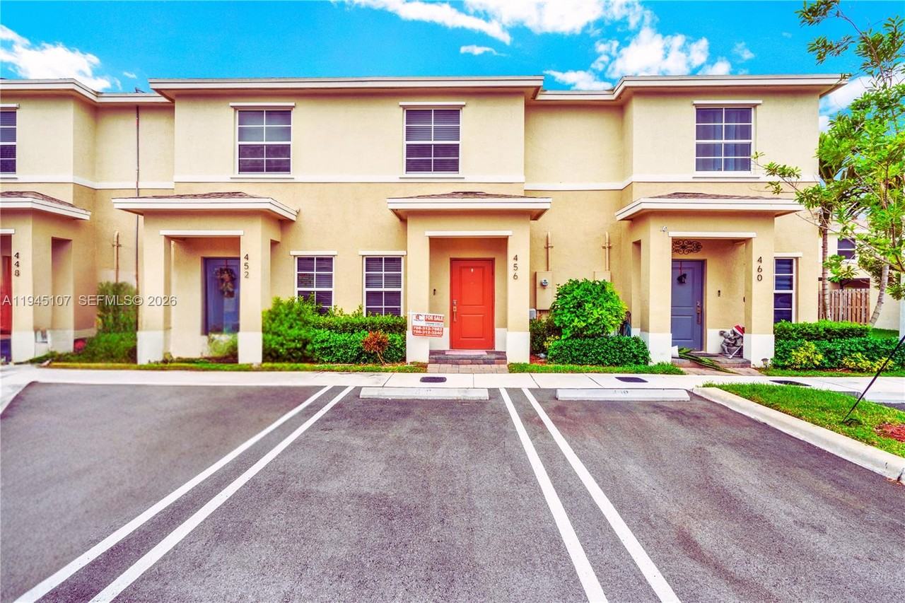 444 Ne 5th St #444-444 - Photo 2 of 15