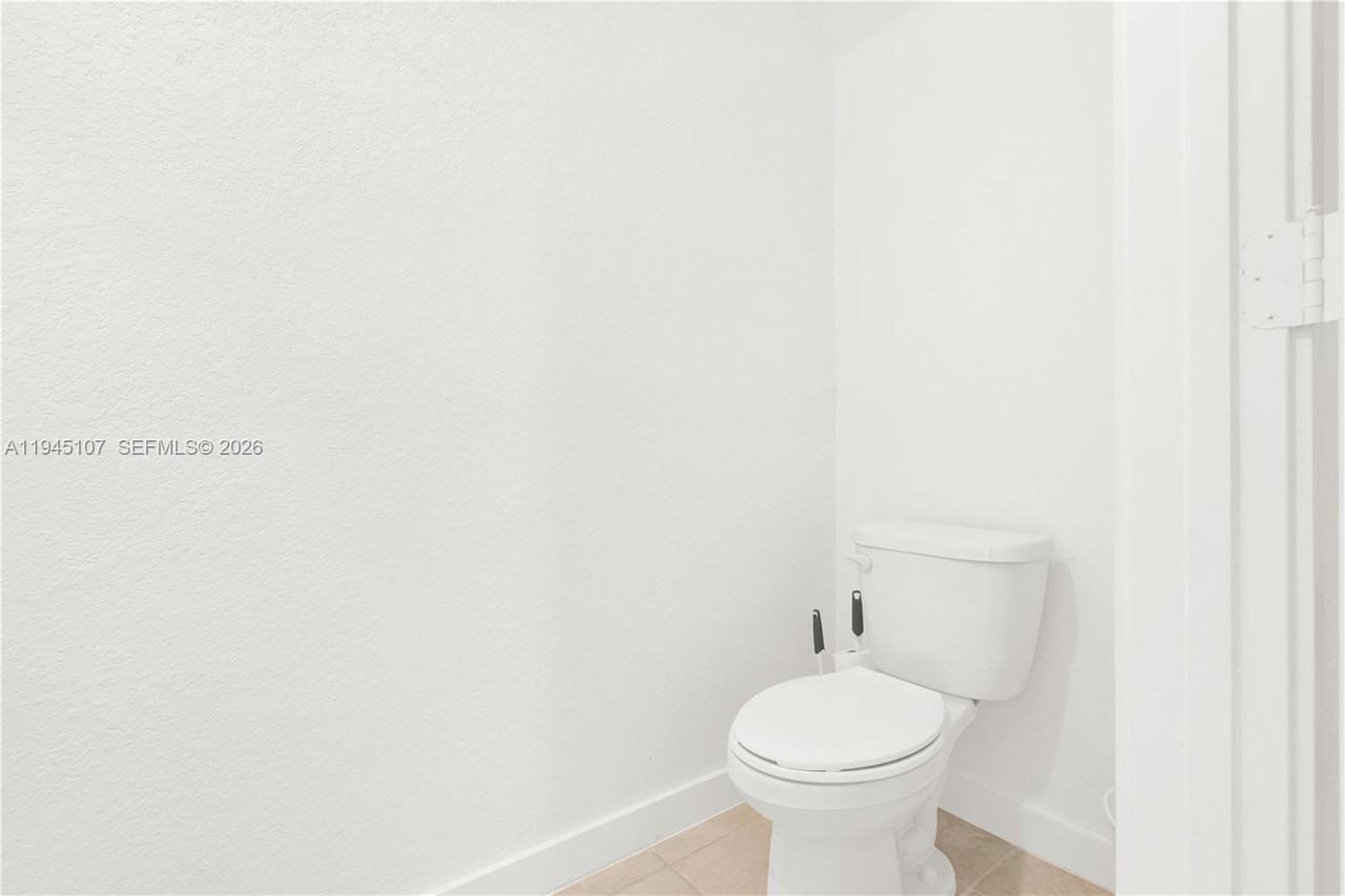 444 Ne 5th St #444-444 - Photo 5 of 15