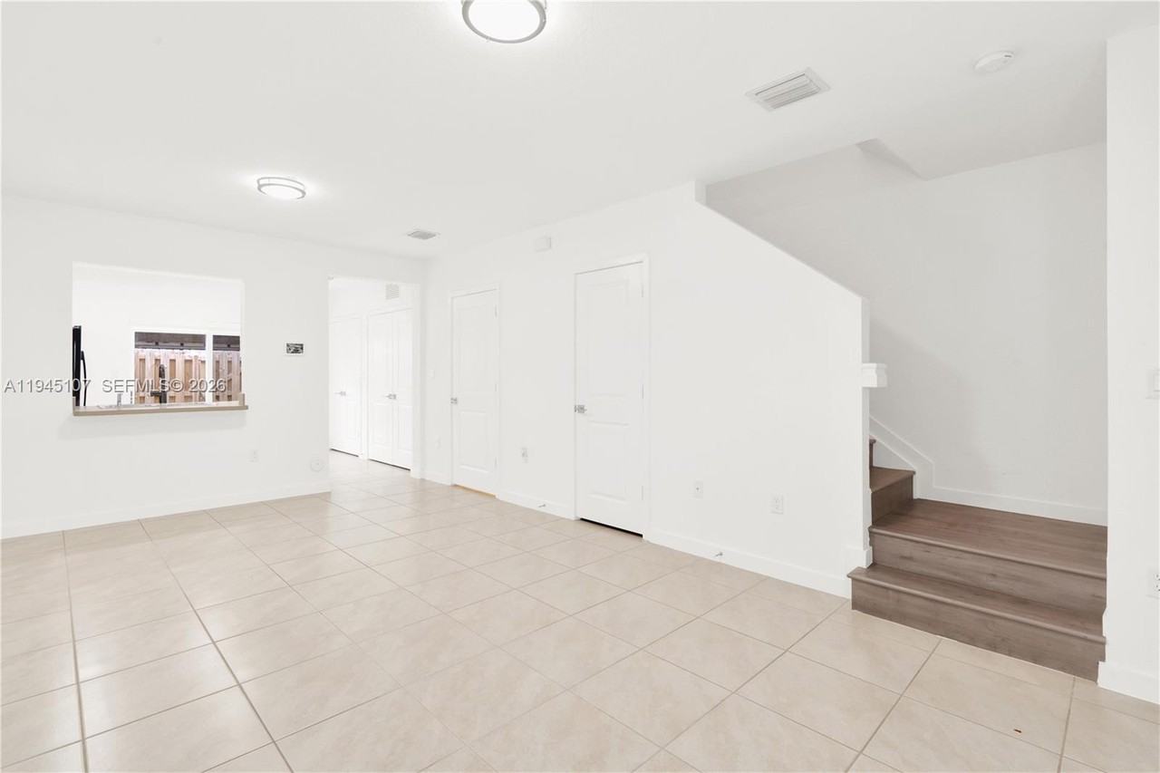 444 Ne 5th St #444-444 - Photo 7 of 15