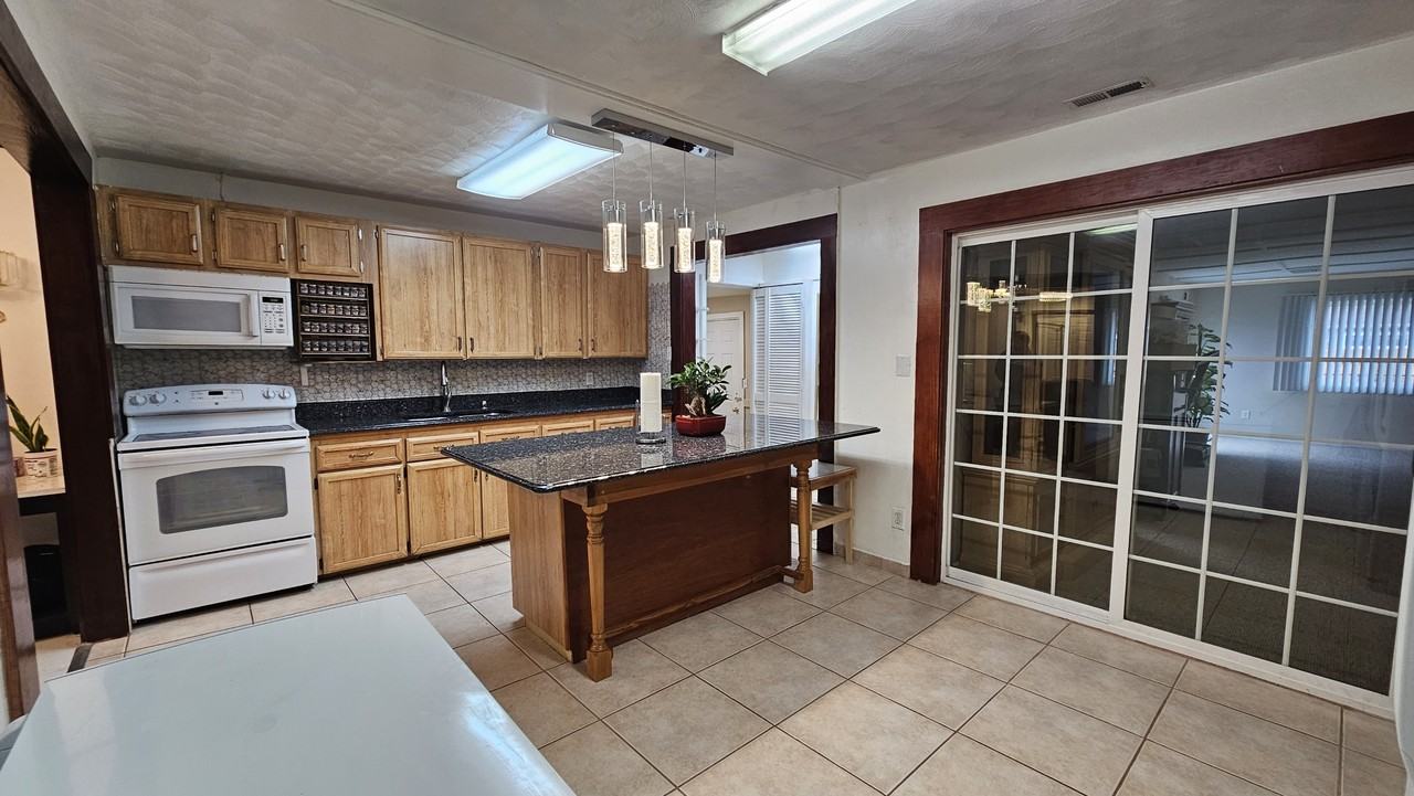 2216 Dean Dr #1 - Photo 7 of 40