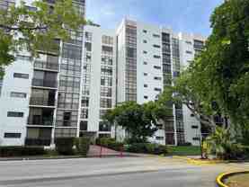 17021 N Bay Rd - Photo 1 of 1