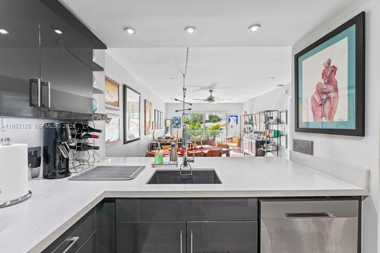 1450 Lincoln Rd #1450-307 - Photo 3 of 18