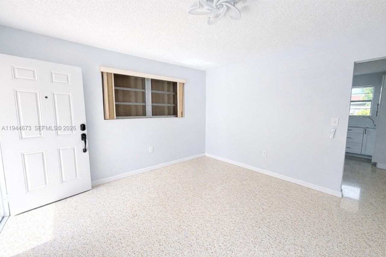 11333 Sw 7th Ter #11333 - Photo 2 of 12