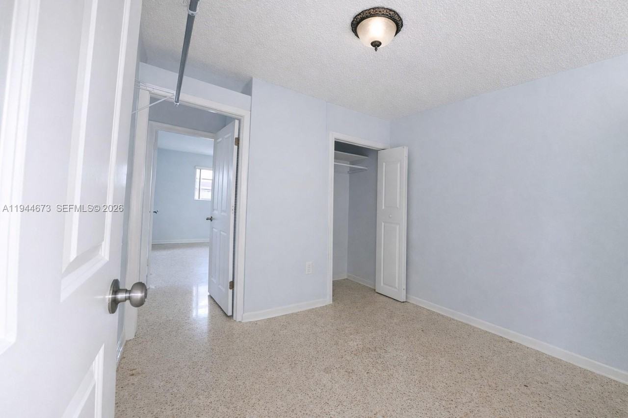 11333 Sw 7th Ter #11333 - Photo 5 of 12