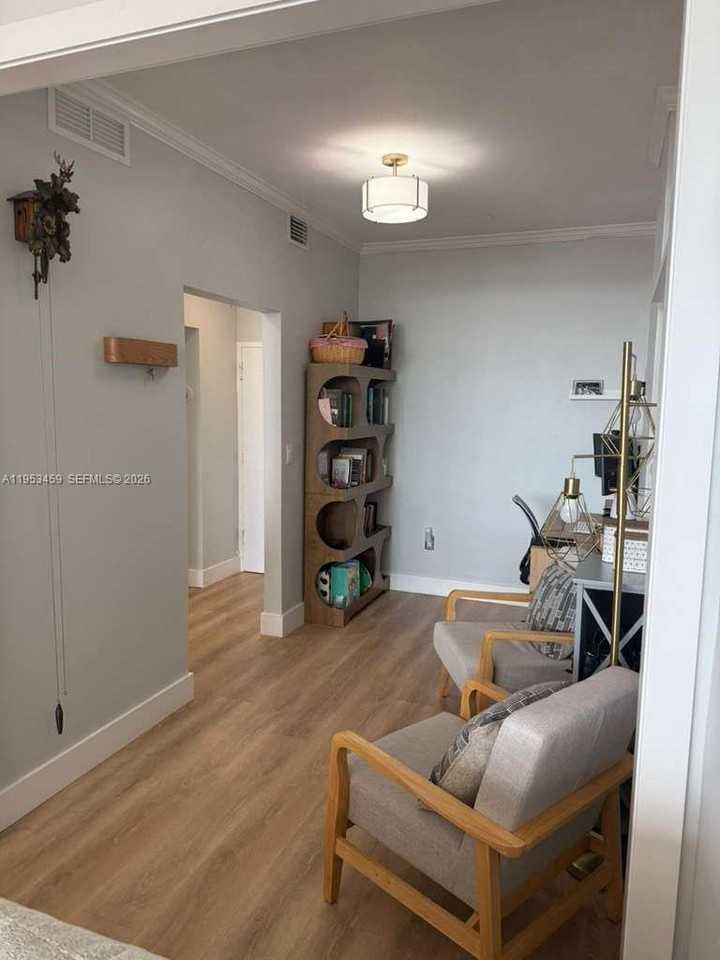 800 West Ave #800PH10 - Photo 3 of 24