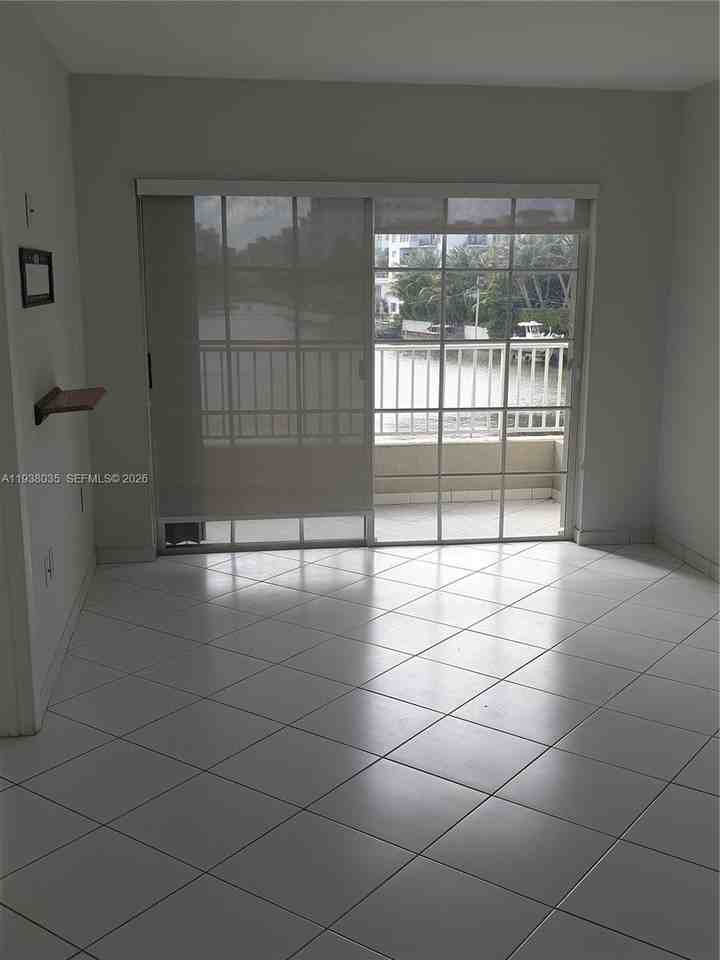 2600 Collins Ave #2600-309 - Photo 7 of 18