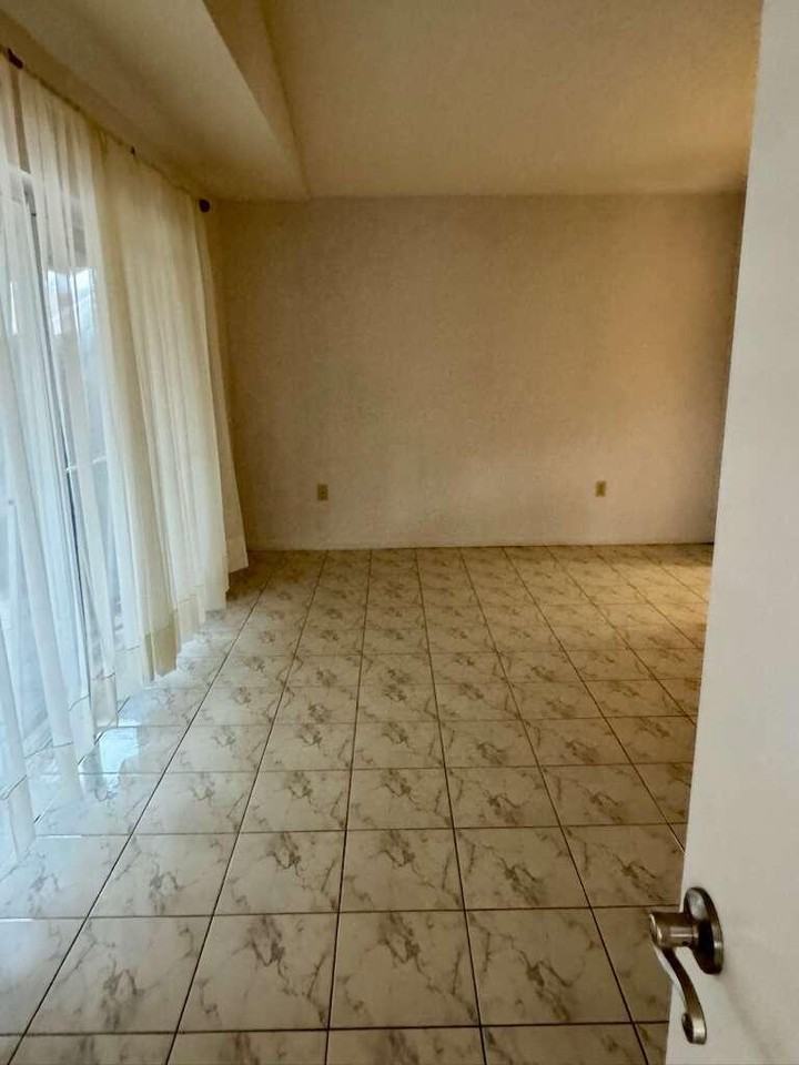 9828 Sw 58th Ct #9828 - Photo 3 of 21