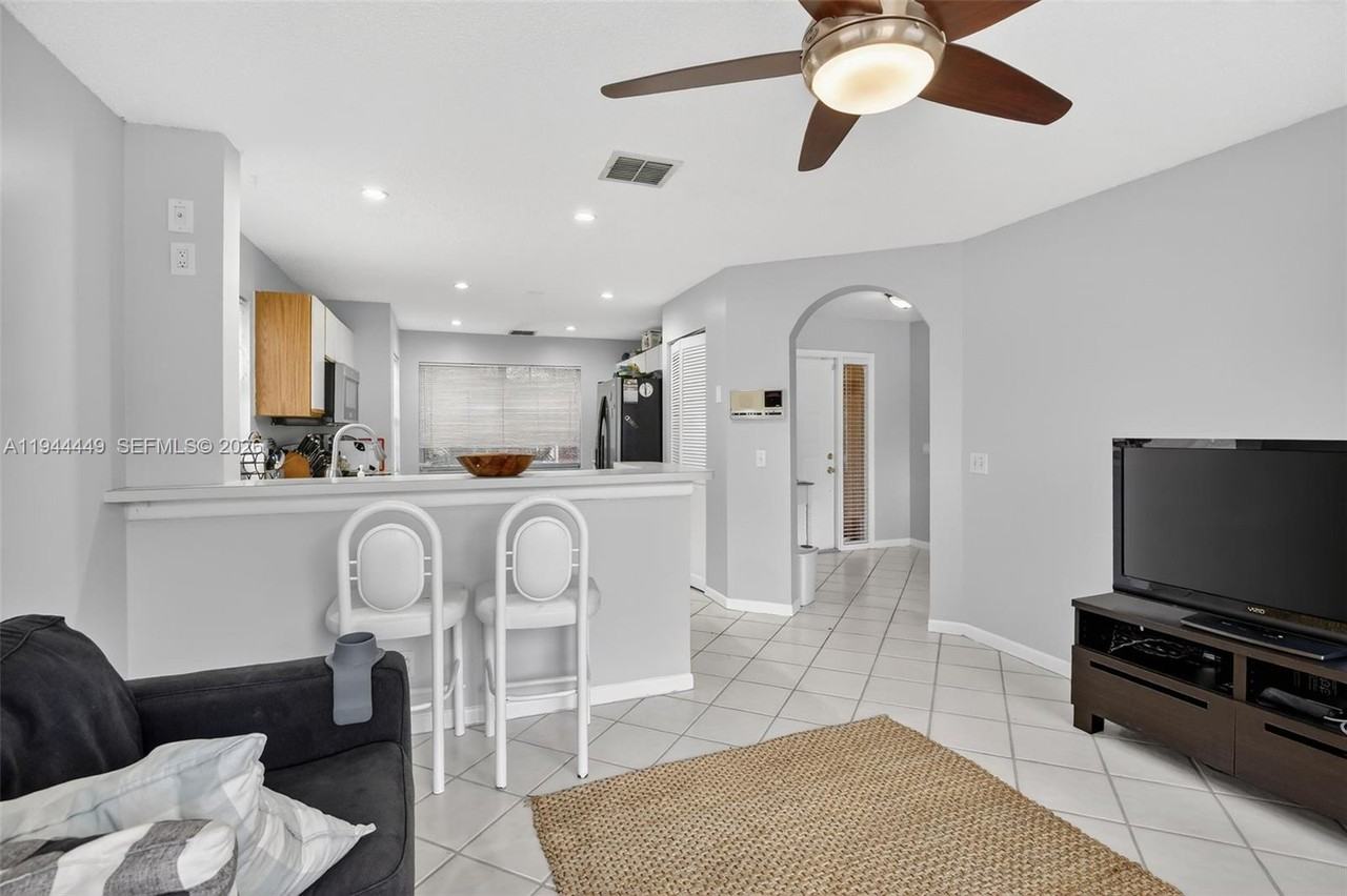 9481 Oak Grove Cir #9481 - Photo 2 of 37