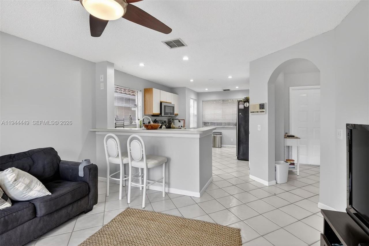 9481 Oak Grove Cir #9481 - Photo 7 of 37