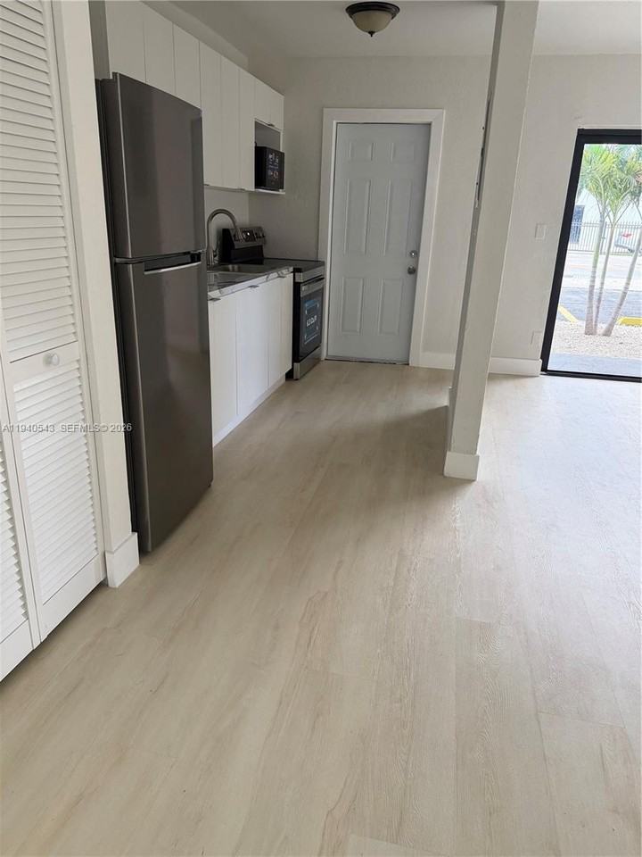 600 Ne 142nd St #600-10 - Photo 4 of 9