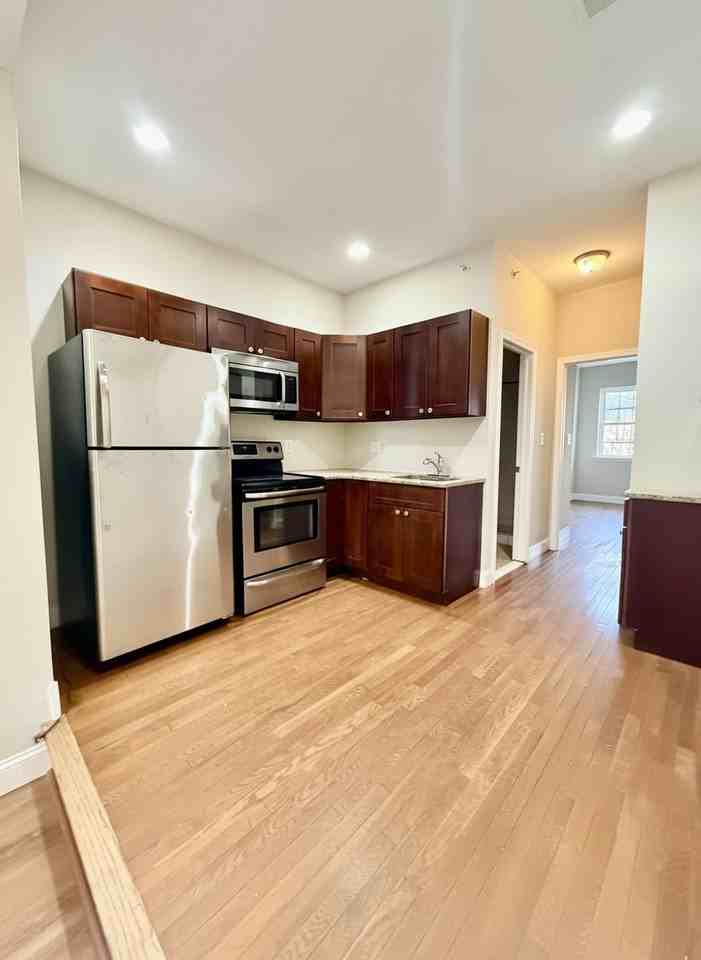 2014 N 18th St #3 - Photo 3 of 12