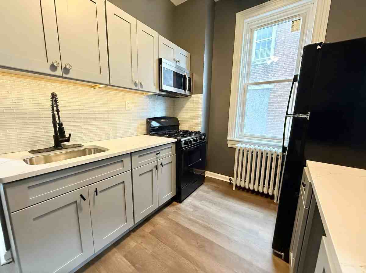 347 Kerlin St #2 - Photo 4 of 13