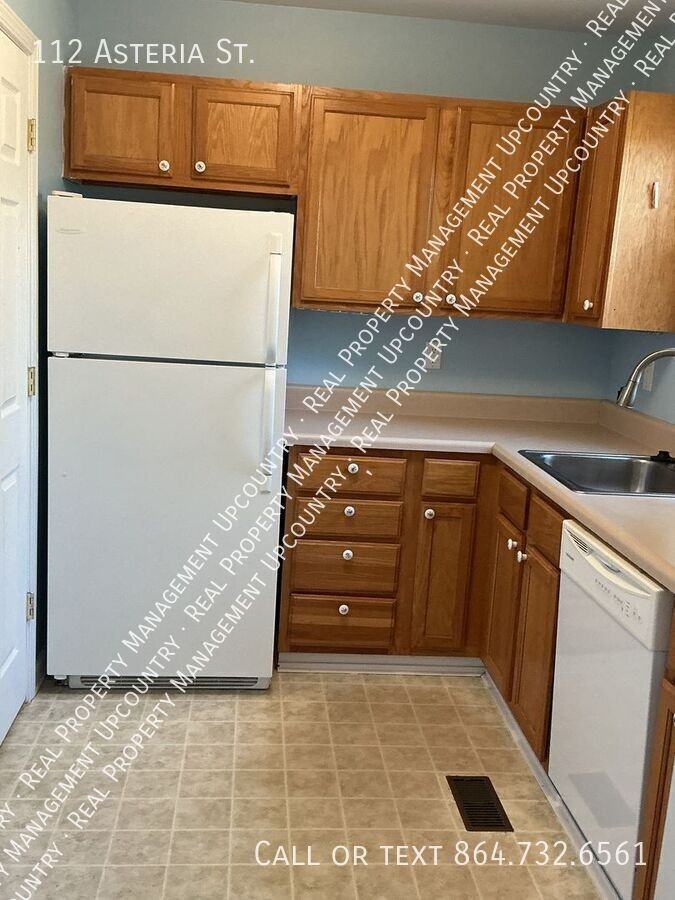 112 Asteria St - Photo 6 of 17