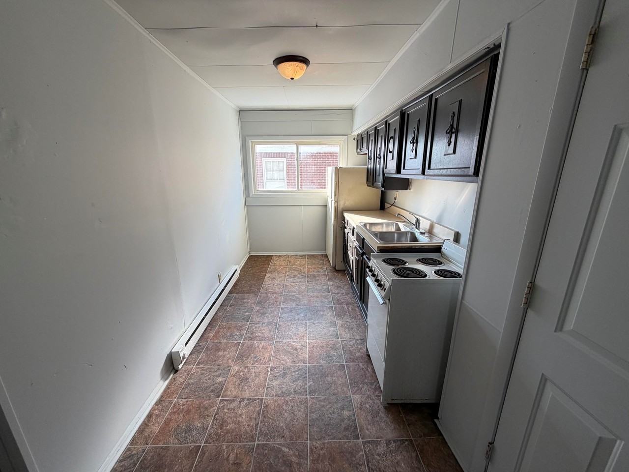 922 N Vermilion St Apt 4 - Photo 3 of 14