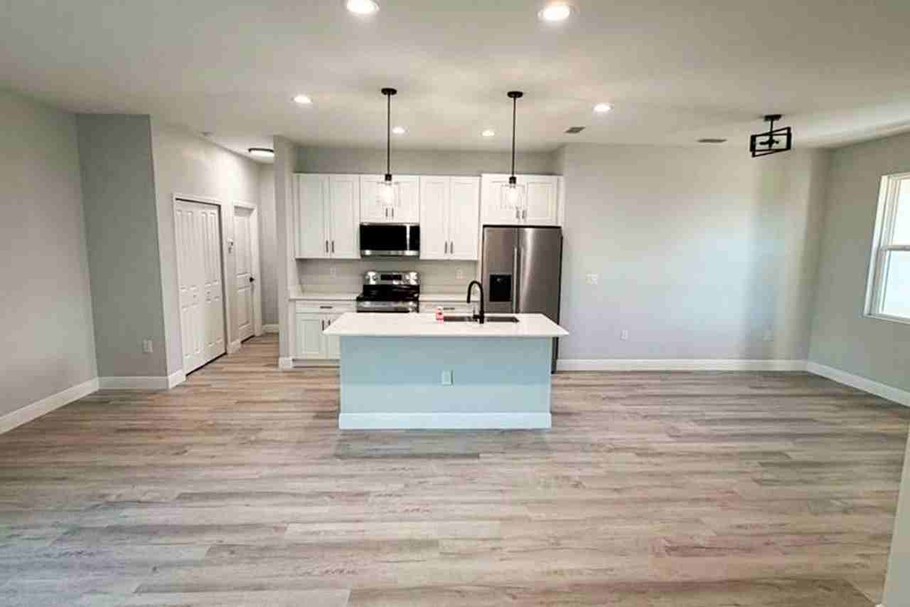 7114 Sunnybrook Blvd - Photo 2 of 7