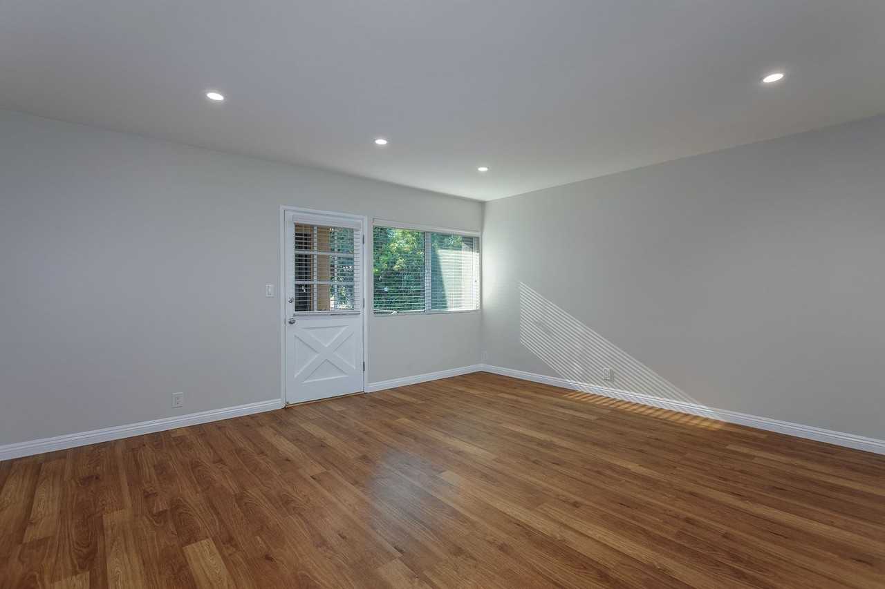 mad255 - Photo 4 of 42