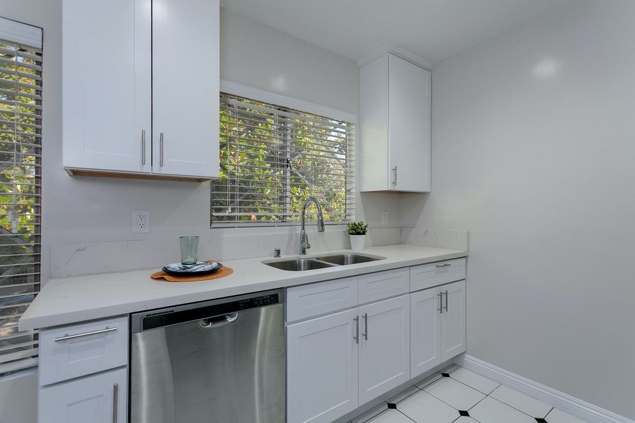 mad255 - Photo 6 of 42