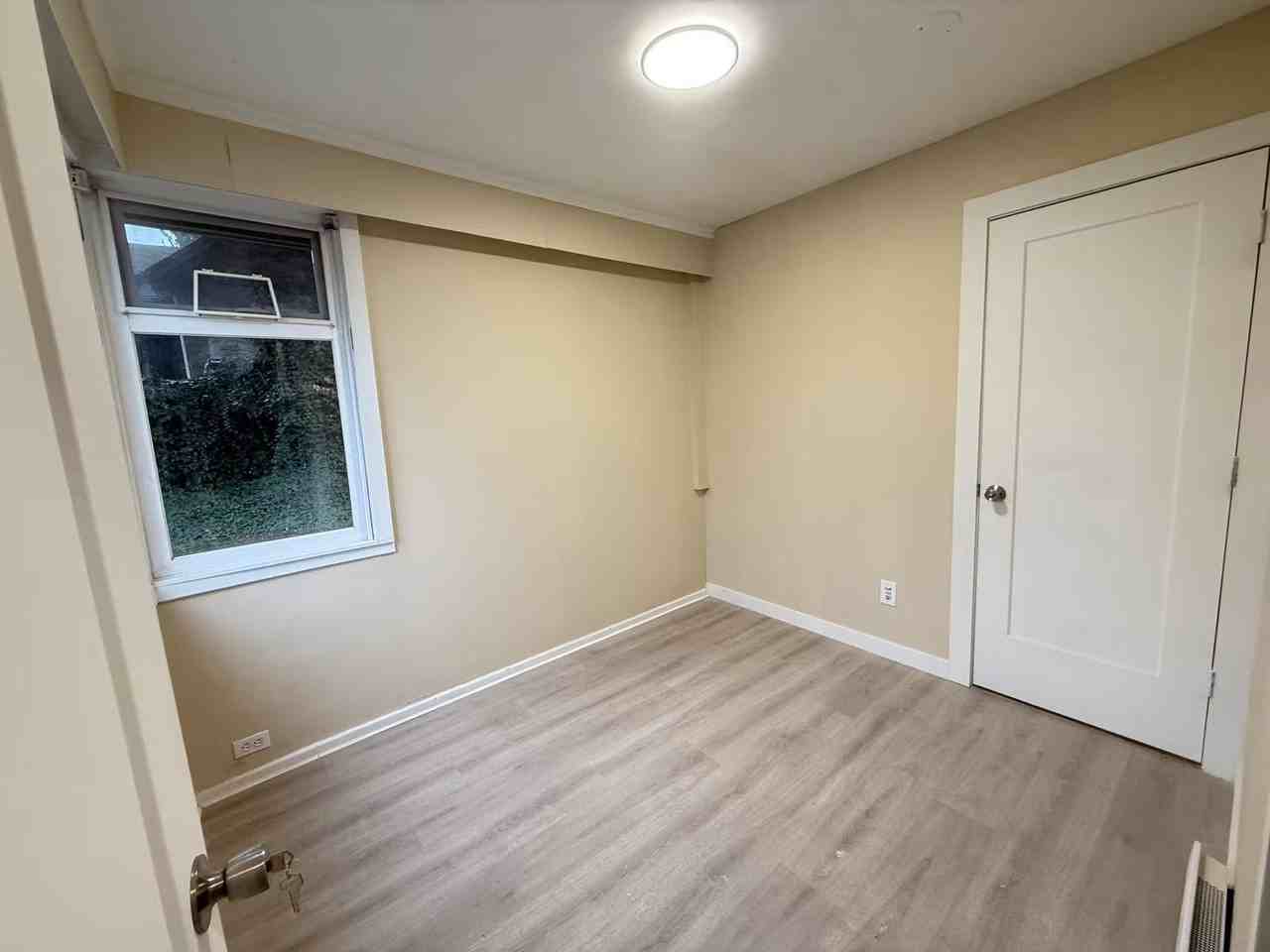 115 Braid Street - Photo 4 of 11