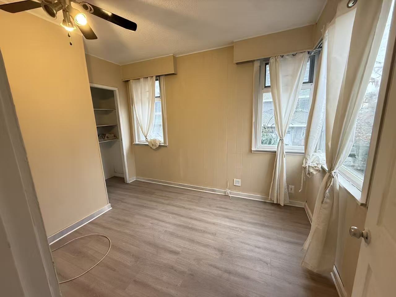 115 Braid Street - Photo 7 of 11