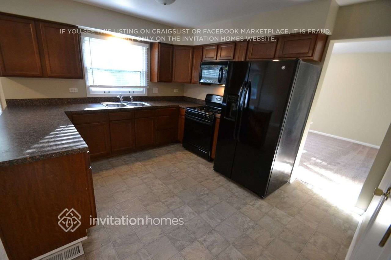 1212 Lehnertz Cir - Photo 4 of 14