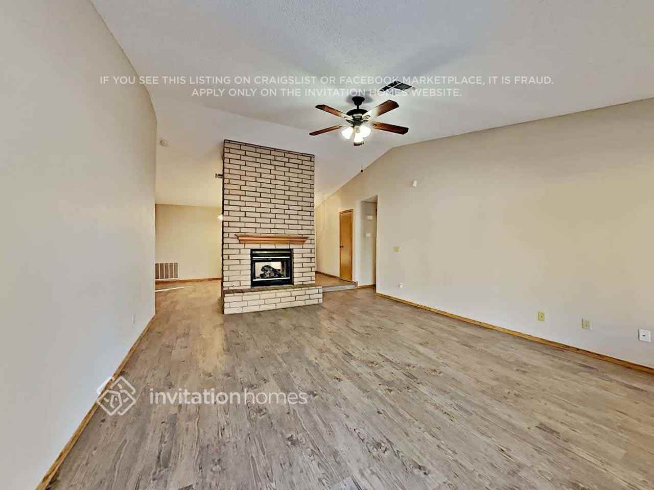 832 Anchor Dr - Photo 3 of 9