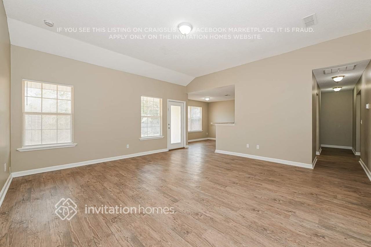 7041 Vida Ln - Photo 3 of 17