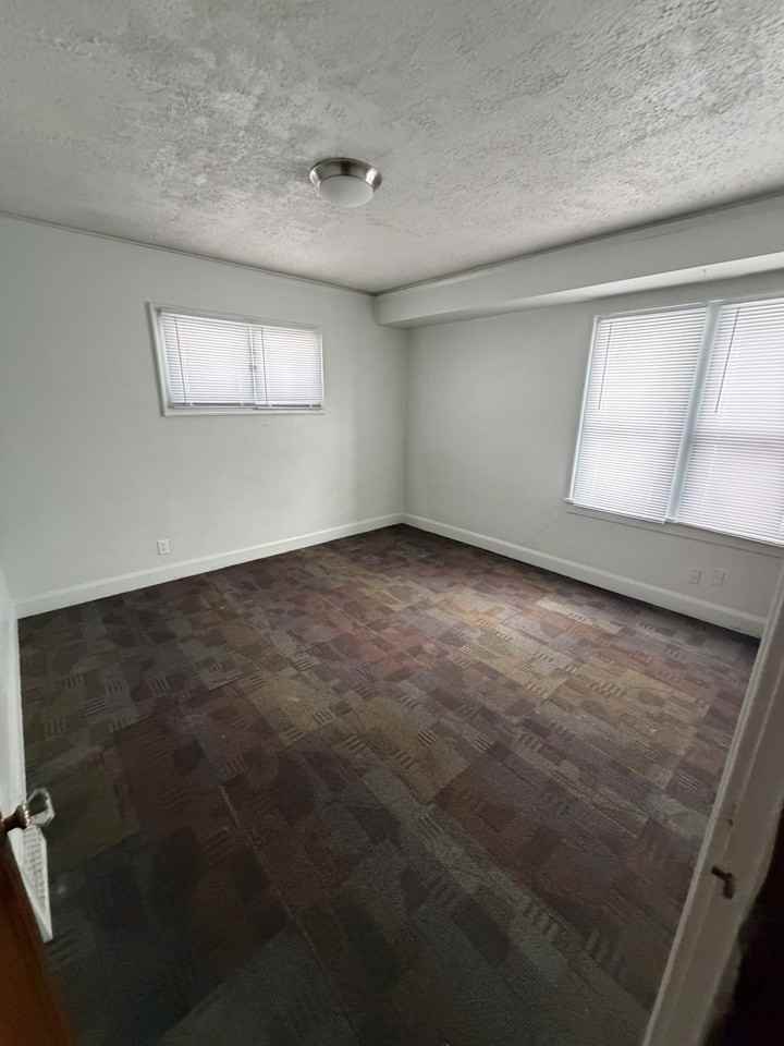 2844 N 47th St #2844 - Photo 3 of 10